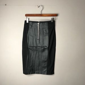 Gracia pencil skirt black faux leather zip up NWT